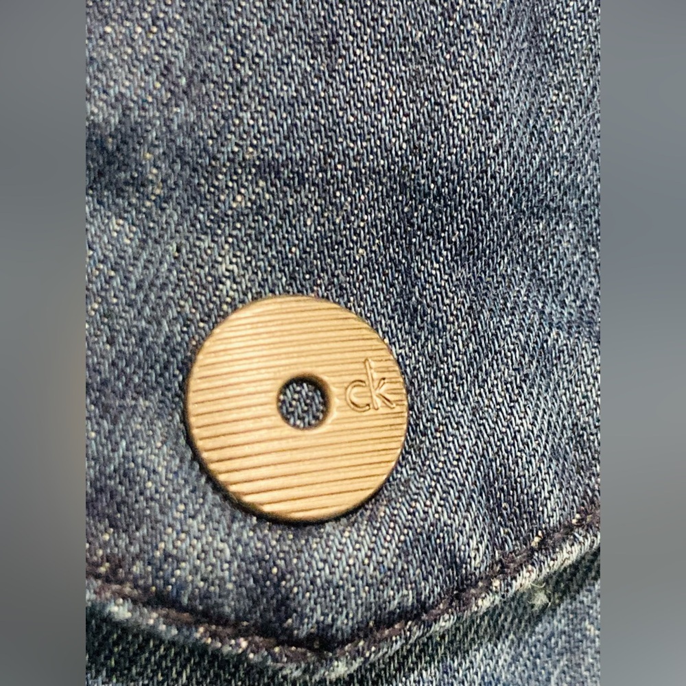 LIKE NEW Calvin Klein sz M Blue Denim 100% Cotton Cute Sleeves Shirt - Picture 5 of 10